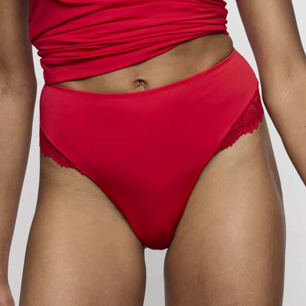 MARIE JO Soft Studio Hoge String True Red