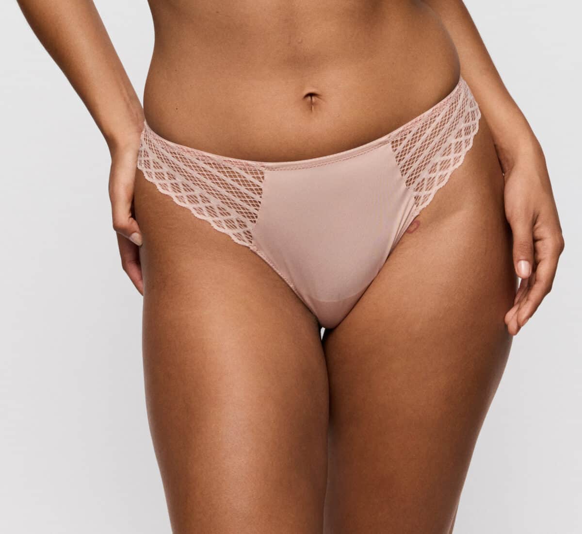 PRIMADONNA Twist Side String