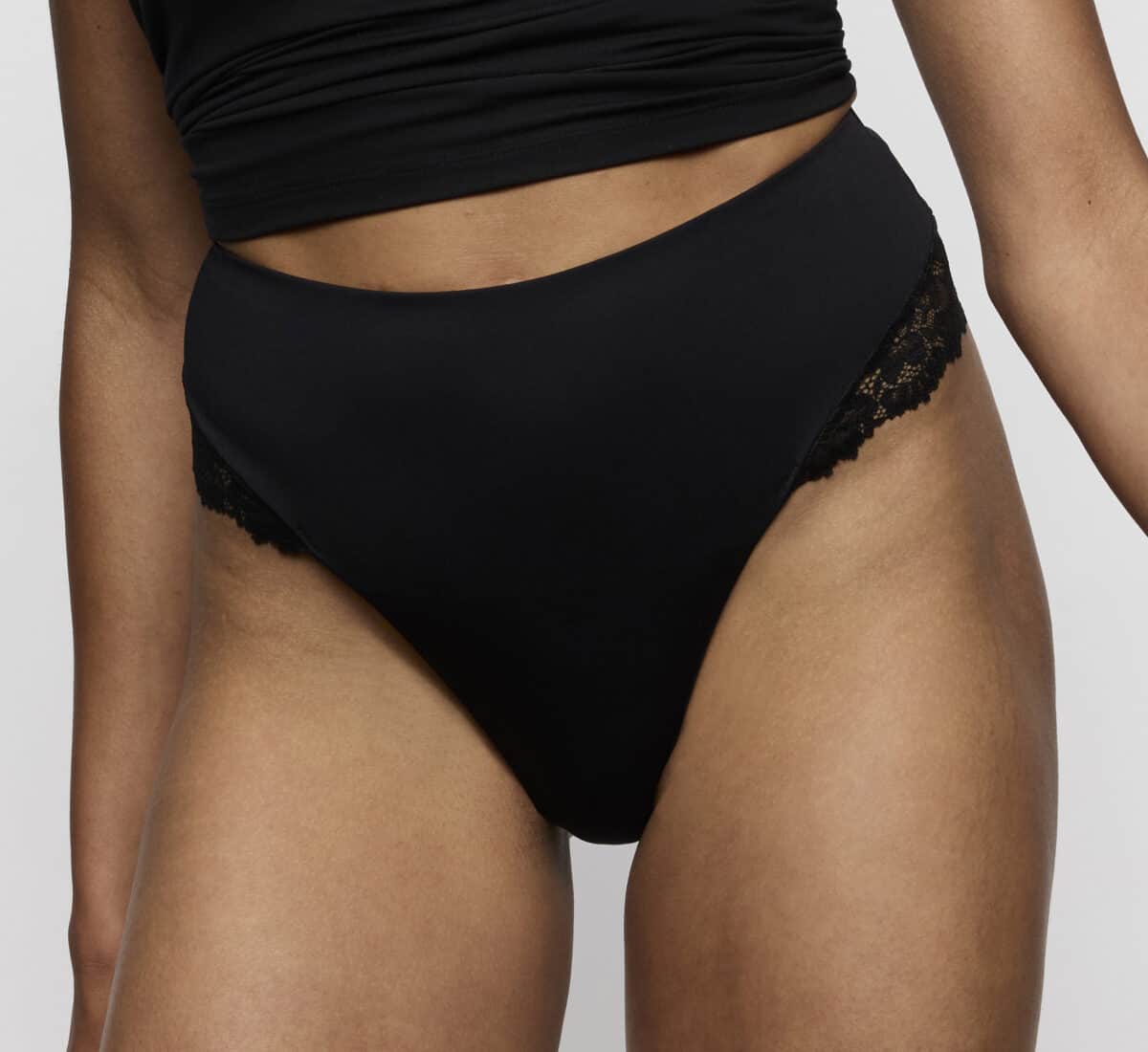 MARIE JO Soft Studio Hoge string Zwart